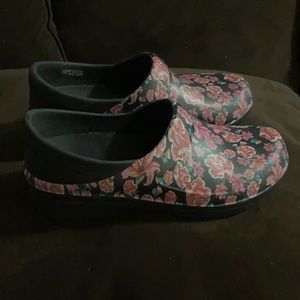 Women’s Crocs slip on